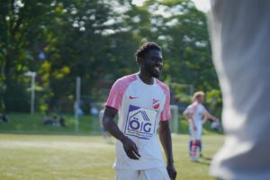 Rafique Dwaah vom Türkischen SV Lübeck im Spiel gegen TSB Flensburg II in der Aufstiegsrunde zur Landesliga.