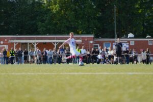 Lasse Schönwald vom Türkischen SV Lübeck während der Aufstiegsrunde zur Landesliga.