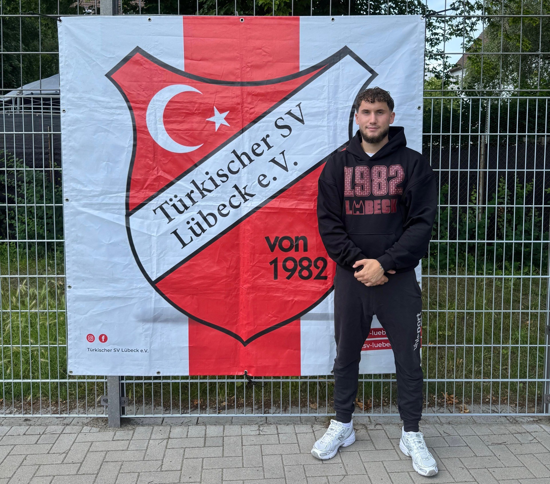 Türkischer SV Lübeck verpflichtet Selçuk Rinal Selçuk Rinal wechselt zum Türkischen SV Lübeck. Der ehemalige Nachwuchsnationalspieler der Türkei bringt Regionalliga- und Oberliga-Erfahrung mit.